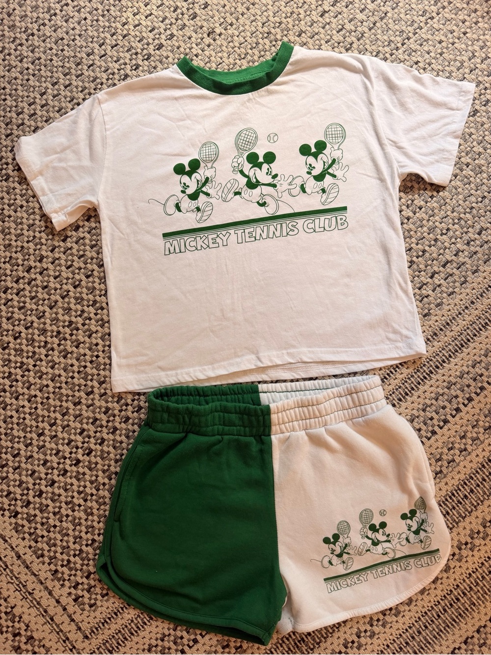 Disney Mickey Mouse Tennis Set
White with green Mickey Mouse tennis graphic
